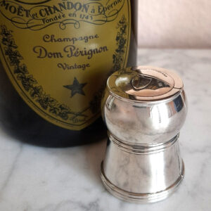 DOM PÉRIGNON Champagner-Korkenhalter (Keepsake) ca. 1980- versilbert – Christofle, Paris