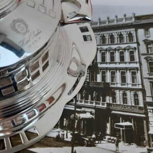 Geometrischer Jugendstil, Wien um 1900 – kleine versilberte Dose mit Deckel/Glaseinsatz – KünstlerEntwurf – Wiener Grandhotel