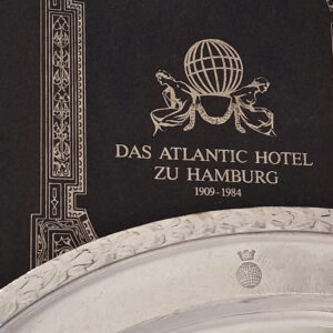 Wenn über 100 Jahre altes ServiceGeschirr erzählen könnte…. Jugendstil Servierplatte von 1909 – Krupp Berndorf versilbert – ATLANTIC Hotel Hamburg