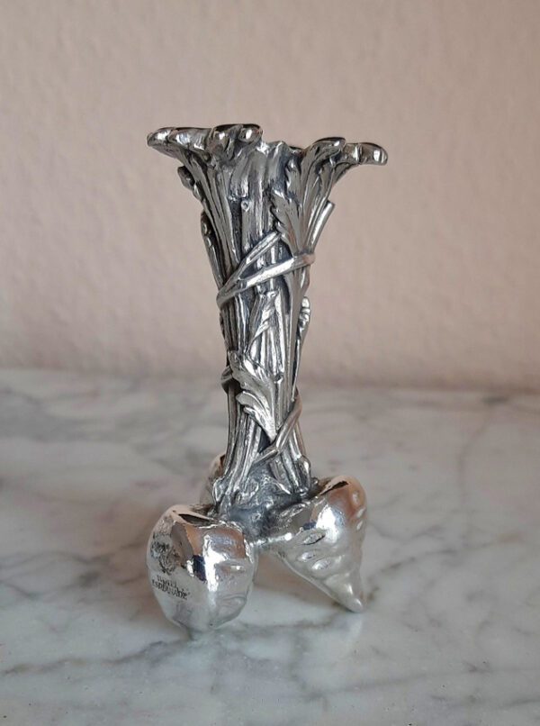 Kleine Drei-Karotten-Vase um 1930 (petit vase aux trois carottes) - Christofle, Bronze versilbert - aus ehemaligem Berliner Grandhotel – Bild 6