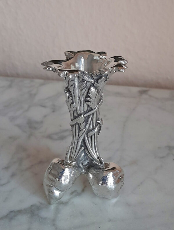 Kleine Drei-Karotten-Vase um 1930 (petit vase aux trois carottes) - Christofle, Bronze versilbert - aus ehemaligem Berliner Grandhotel – Bild 5