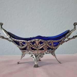 Zauberhafte kleine SilberJardinière   Original blauer Glaseinsatz   –    feine SilberschmiedeArbeit um 1900