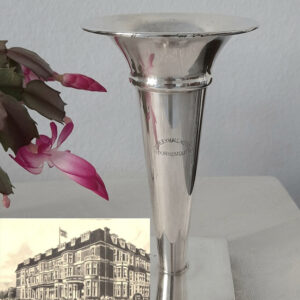 Art Déco  elegante Tischvase um 1930  versilbert Dobson & Sons   Durley Hall Hotel, Bournemouth