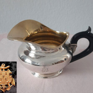 Antikes Milchkännchen ca. 1895  versilbert innen vergoldet  Ebenholzgriff  Christofle  H.A.P.A.G. Reederei
