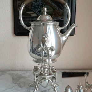 Antike versilberte Teekanne auf Rechaud-Ständer um 1900  Christofle  Union des Palace Hôtels