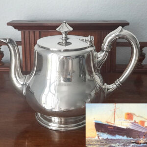 Große maritime Teekanne um 1930 versilbert Gebr. Hepp aus dem Bordgeschirr der 1. Klasse des Luxusdampfers „BREMEN“