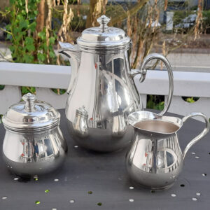 Puristische Eleganz & zeitlose Zurückhaltung: Versilberter Teekern von Christofle  aus französischem Grandhotel an der Côte d’Azur