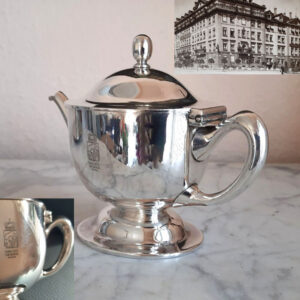 Art Déco  versilbertes Teekännchen ca. 1925  Silberschmiede Jean Held GmbH, Frankfurt  Hotel Continental München