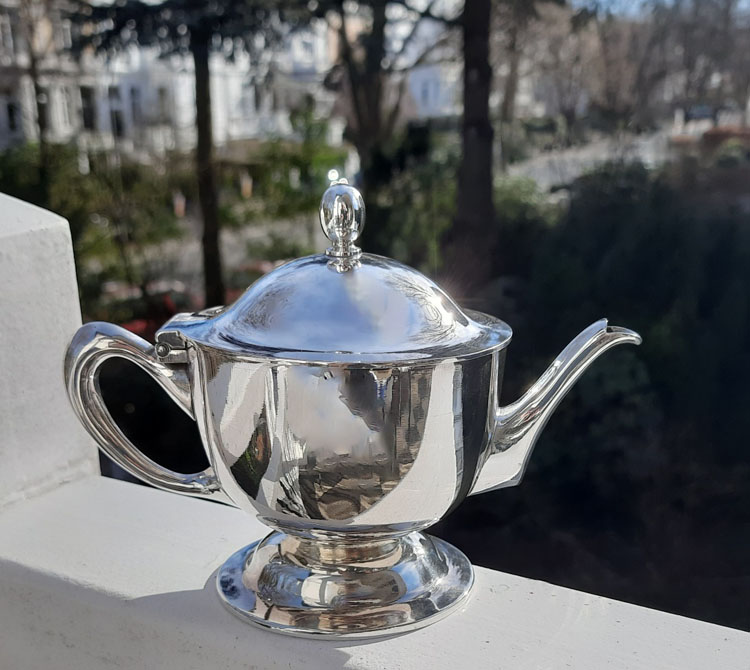 Art Déco versilbertes Teekännchen ca. 1925 Silberschmiede Jean Held GmbH, Frankfurt Hotel Continental München – Bild 4