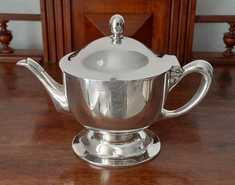Art Déco versilbertes Teekännchen ca. 1925 Silberschmiede Jean Held GmbH, Frankfurt Hotel Continental München – Bild 6