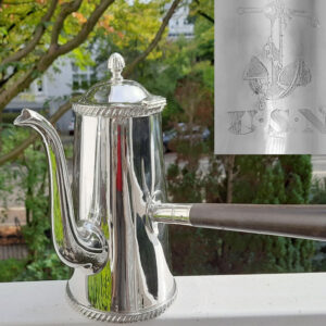 Seltene US Navy  Kaffee-, Kakao- und/oder Teekanne um 1940, qualitätsvoll versilbert, Reed & Barton U.S.A.