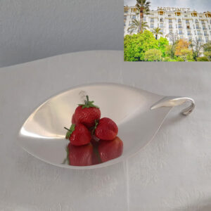 Elegante Art Déco Blattschale ca. 1930, versilbert WMF, aus dem französischen Grandhotel Martinez, Côte d’Azur
