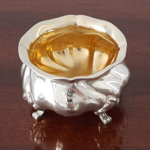 Zauberhaftes Tischschälchen für Pralinen etc. um 1925/30, versilbert – innen vergoldet, aus ehemaligem Berliner Grandhotel