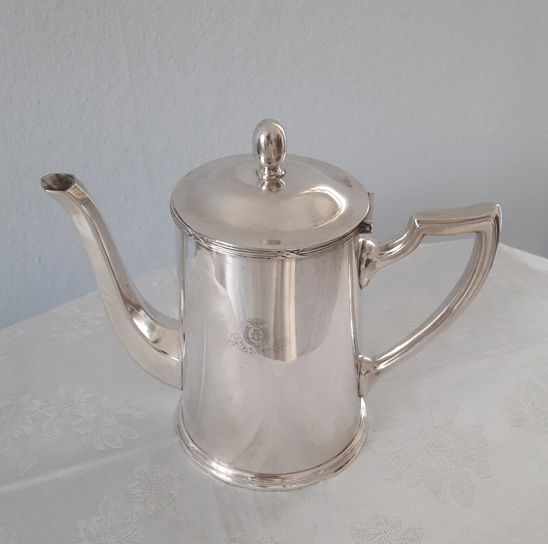 Kaffeekern um 1915, Kreuzband Dekor, versilbert C.F. Hutschenreuter, aus legendärem Pariser Grandhotel – Bild 4