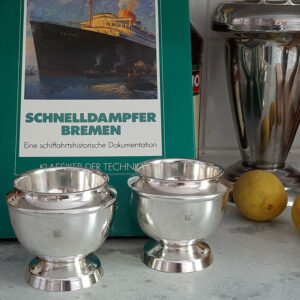 Paar maritime Kaviar-Schalen (eine Portion) von 1929, versilbert, aus dem 1st-class Service des Passagierdampfers „BREMEN“, Norddeutscher Lloyd