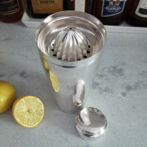 Art Déco Cocktailshaker um 1930 versilbert, aus dem Bar-Service des Passagierdampfers BREMEN, Norddeutscher Lloyd