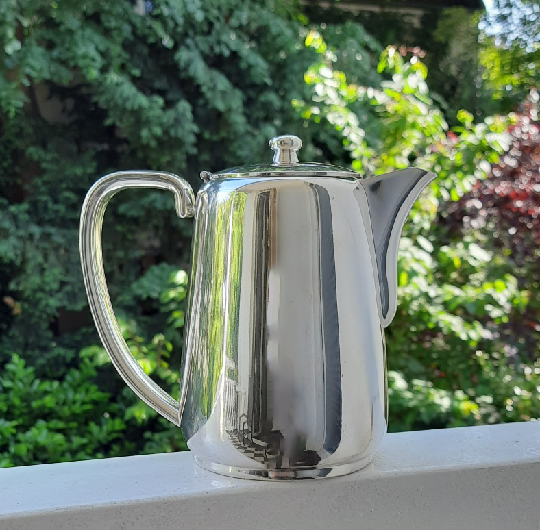 Schweizer Kaffeekanne 1950er Jahre versilbert, Sternegg Schaffhausen, aus Grandhotel in Montreux – Bild 9