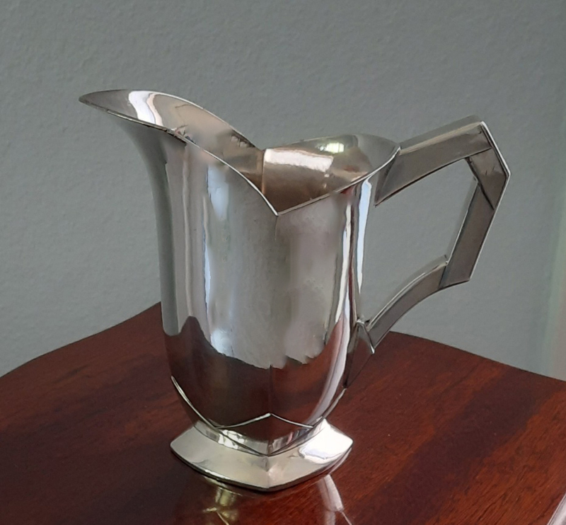 Ein Stück Pariser Eleganz aus den 1920er Jahren, versilberter Wein-/Saftkrug, Christofle-Gallia, KünstlerEntwurf, aus legendärem Pariser Palasthotel – Bild 4