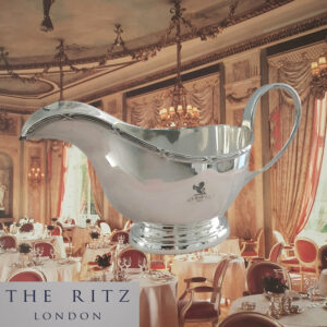 Große versilberte Saucière 1950er Jahre  Walker & Hall, Sheffield   Grandhotel THE RITZ, London