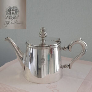 Belle Époque  Antike große Teekanne (1 Liter) ca. 1910, versilbert, aus dem legendären Café de Paris, Monte Carlo